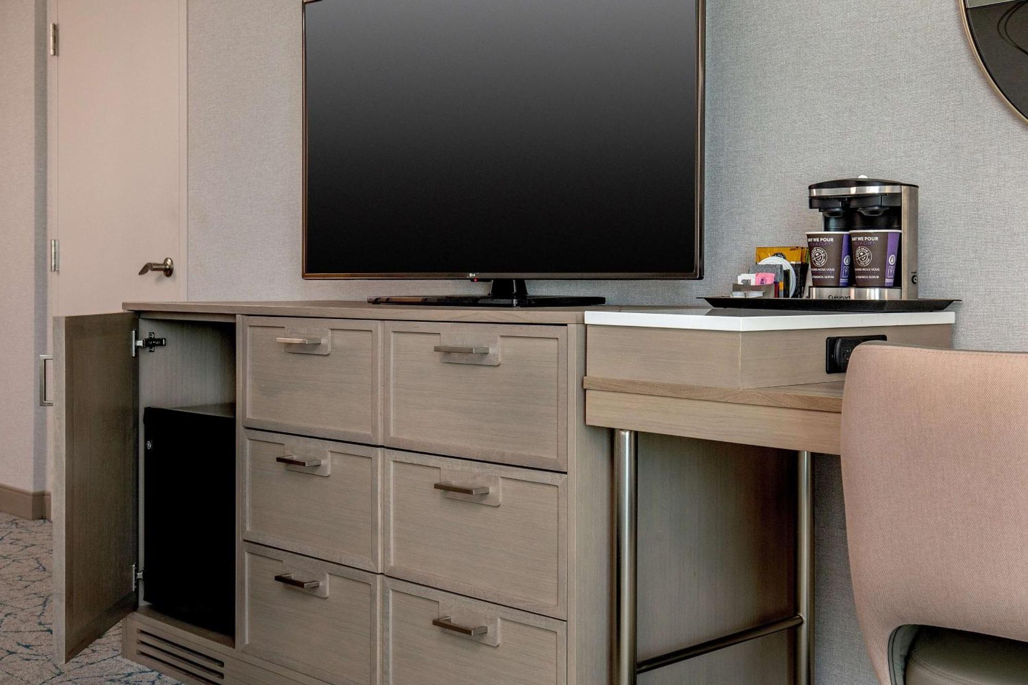 Doubletree By Hilton Hotel And Conference Center Chicago North Shore Skokie Bagian luar foto