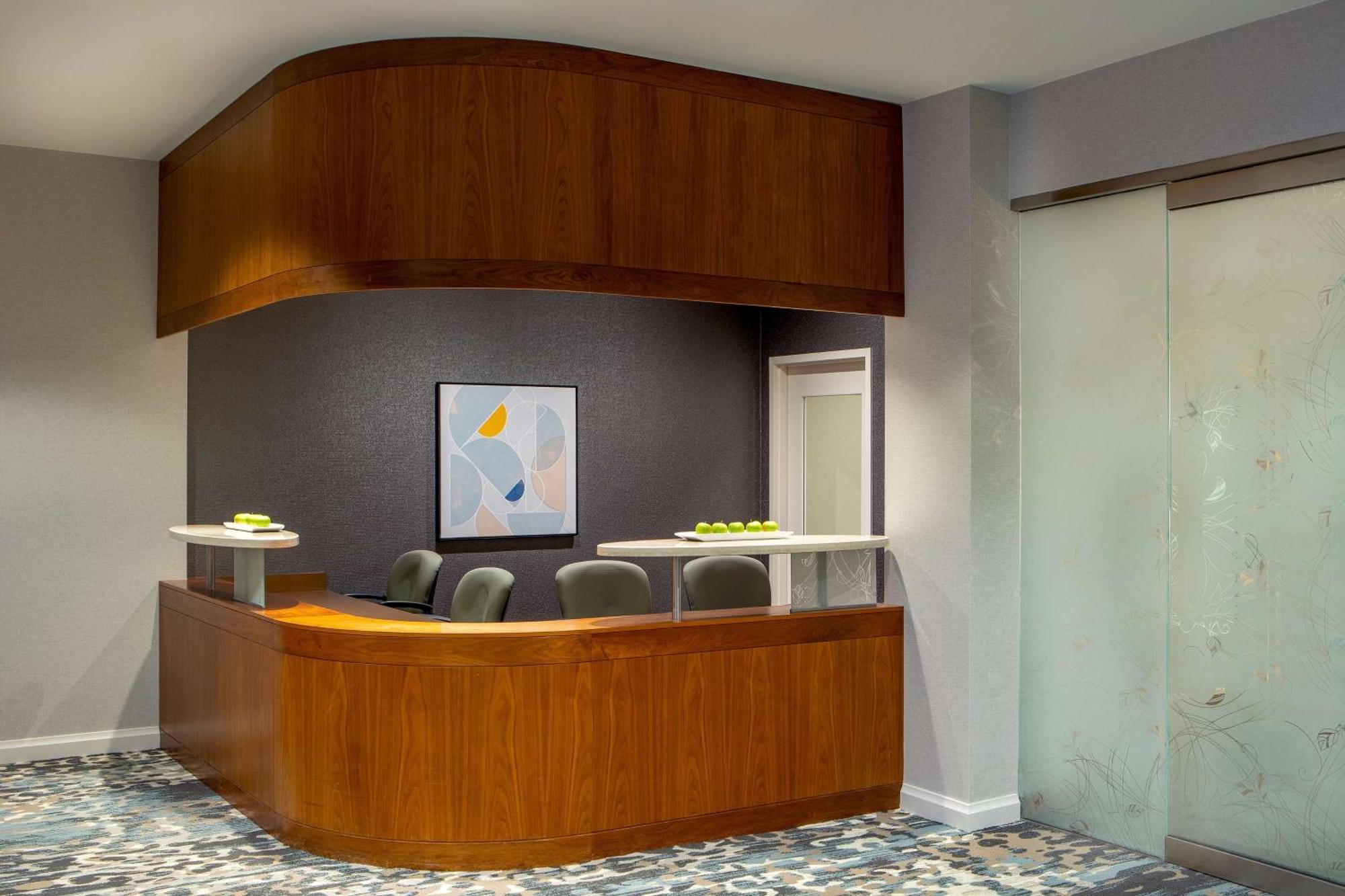 Doubletree By Hilton Hotel And Conference Center Chicago North Shore Skokie Bagian luar foto