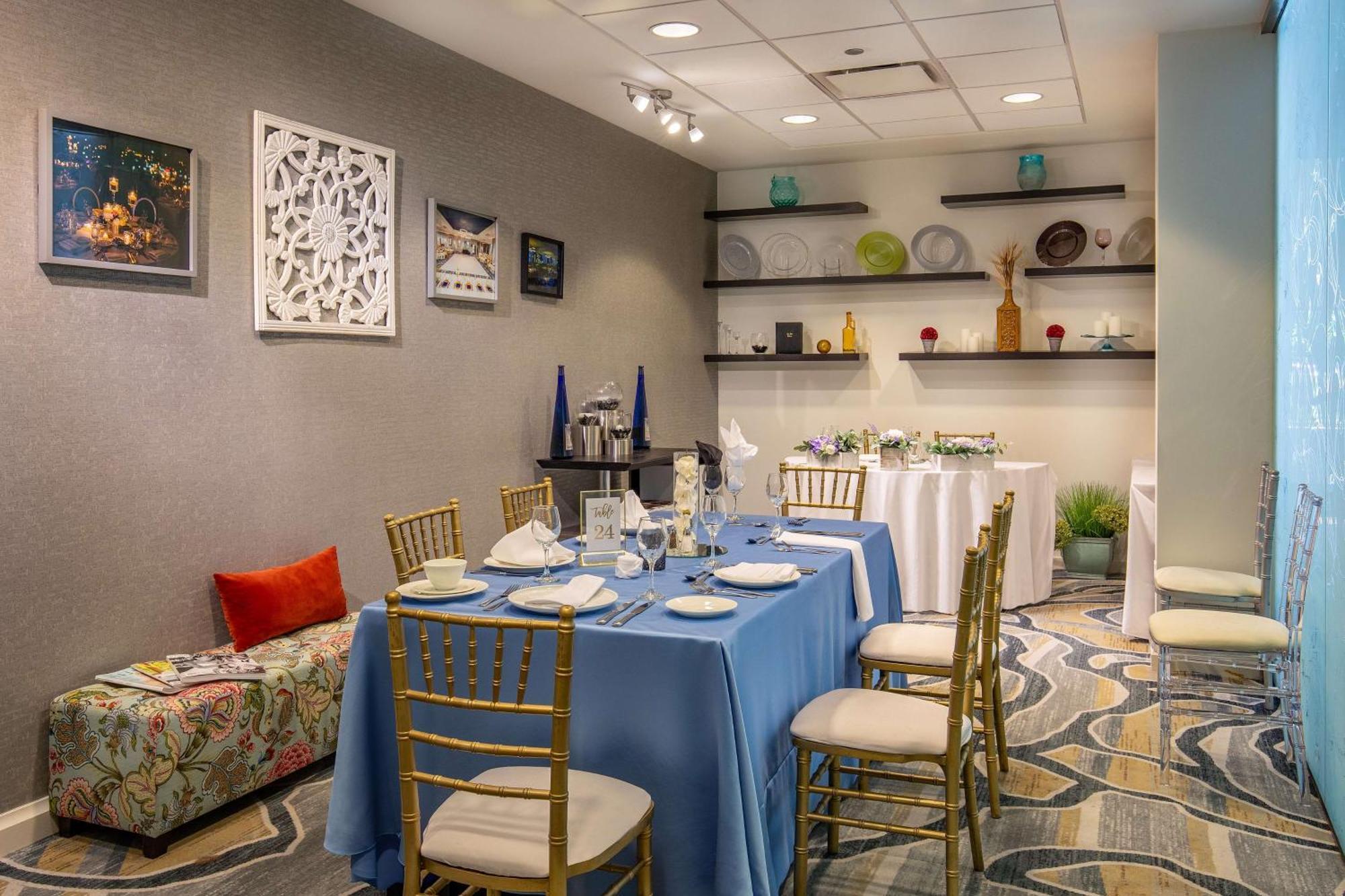 Doubletree By Hilton Hotel And Conference Center Chicago North Shore Skokie Bagian luar foto