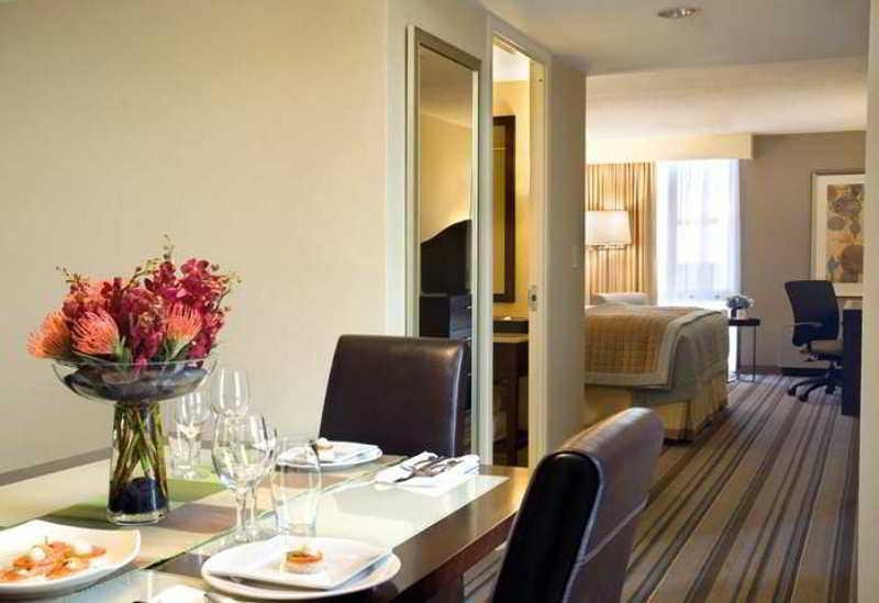 Doubletree By Hilton Hotel And Conference Center Chicago North Shore Skokie Bagian luar foto